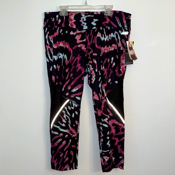 NWT Performance Capri - Picture 3 of 8